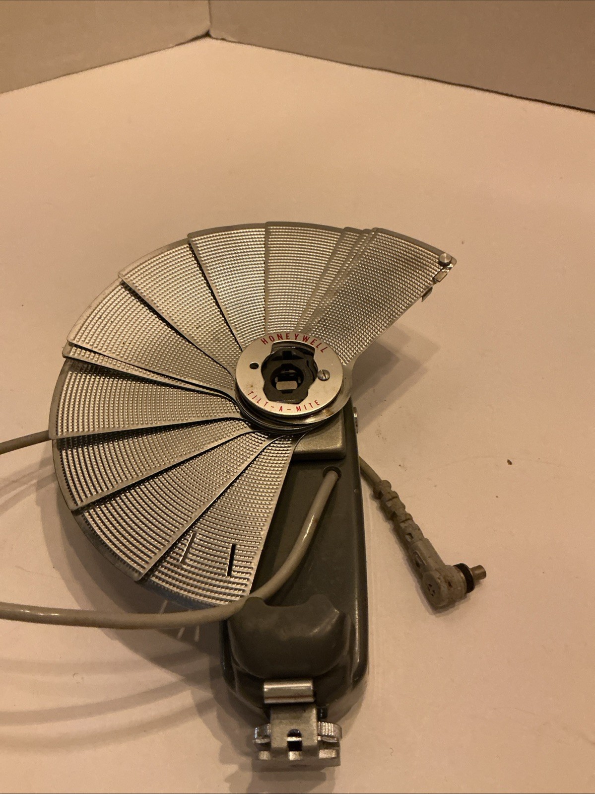 Vintage Honeywell Tilt-A-Mite Camera Flash Unit Collapsible Fan Japan 1950s