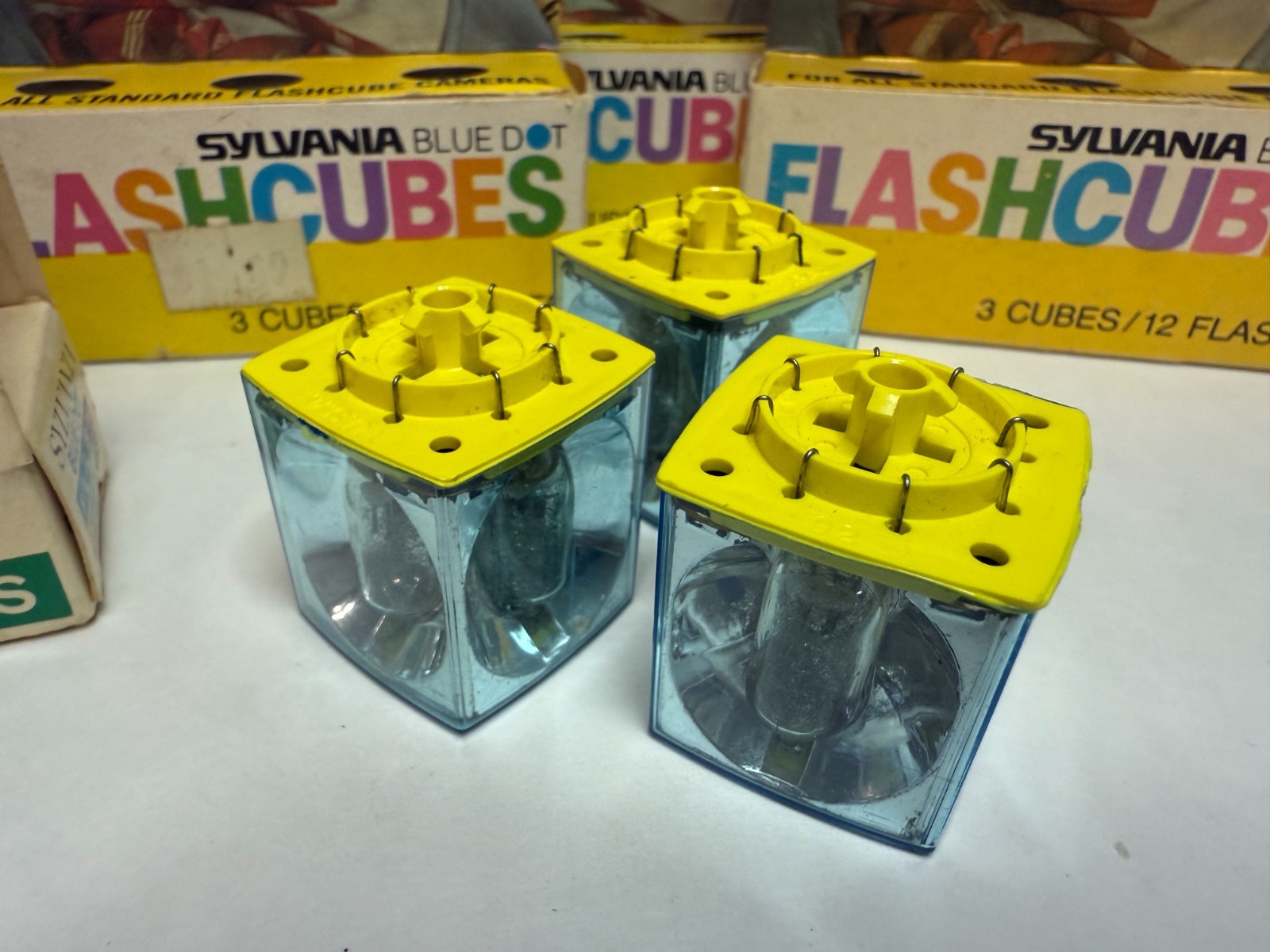 Vintage – Sylvania Blue Dot Flashcubes. 20 cubes 84 flashes