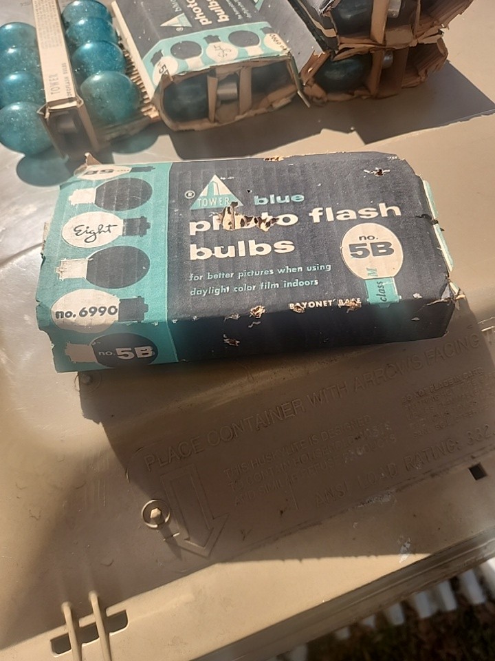 Tower Blue 5B Photo Flash Bulbs Bayonet Base Vintage Bulbs Qty 40
