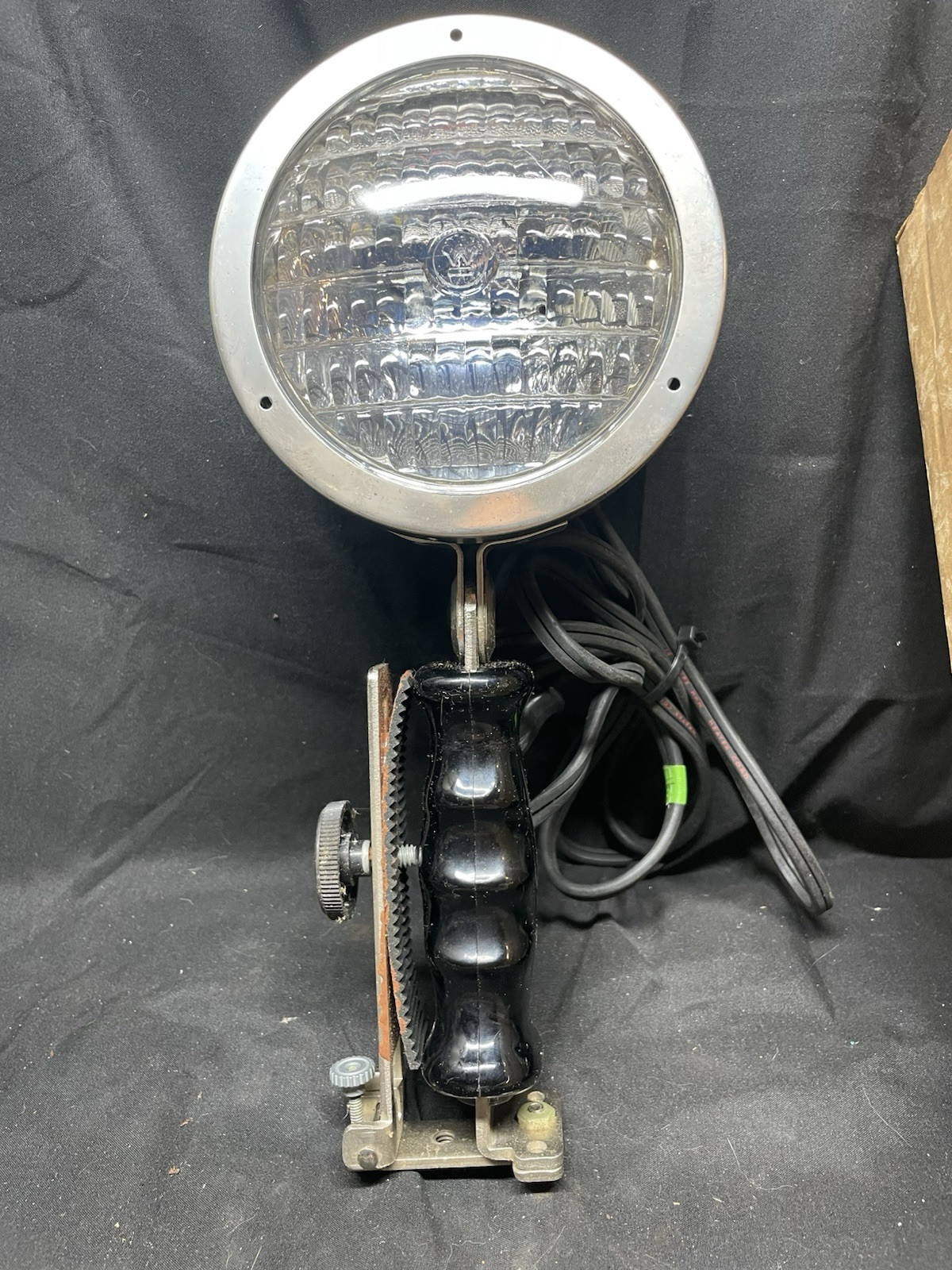 Vintage Kenco model 800D MovieLite Single Beam DWA Westinghouse Sealed Beam Lamp
