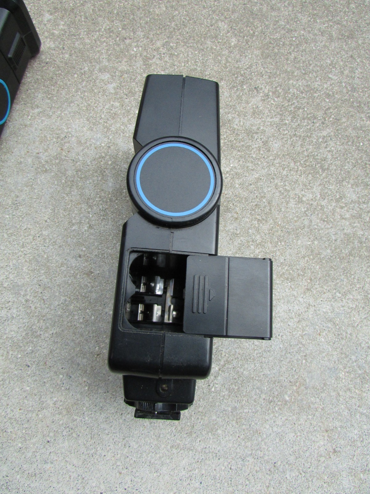 Lot of 2 VIVITAR Photo Flash Zoom Thyristar 2500 & Auto Thyristar 2800 For Parts