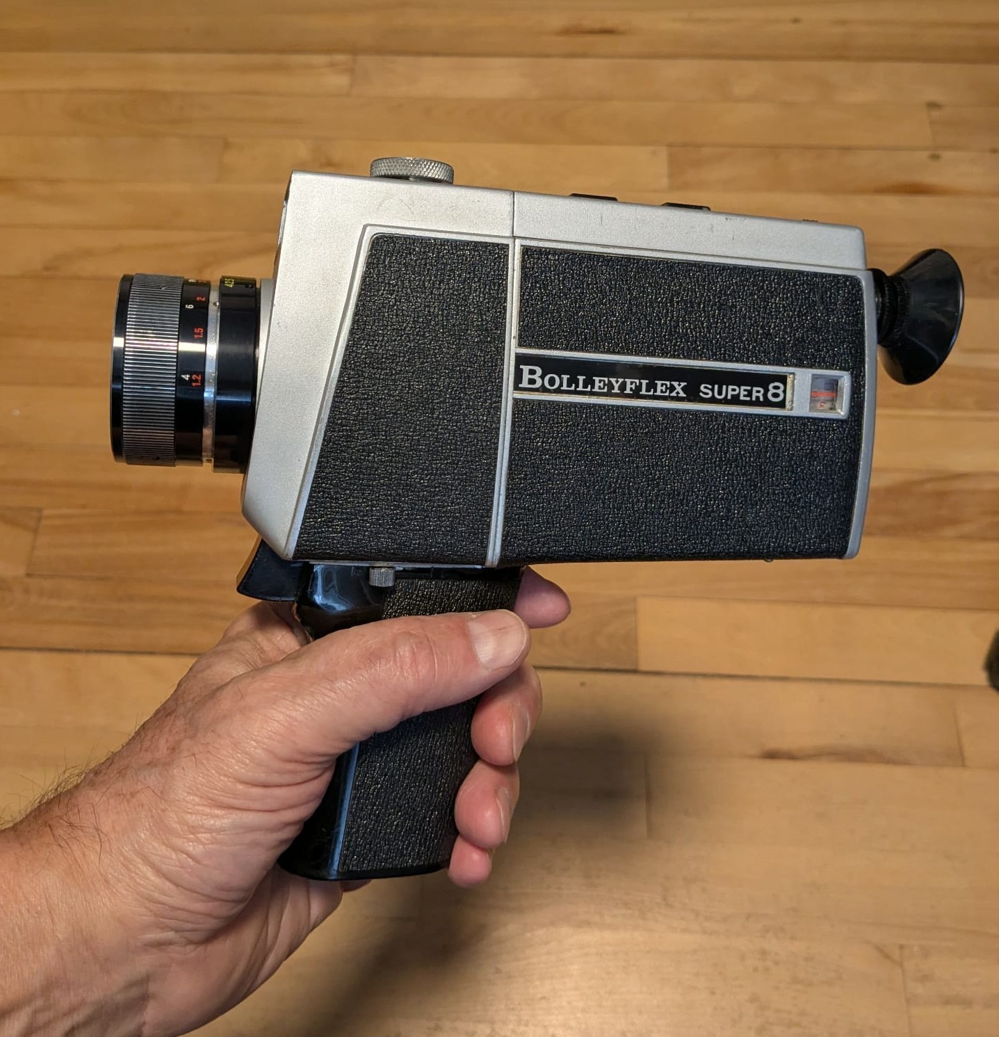 BOLLEYFLEX SUPER 8 CAMERA, VINTAGE 70s-80s, b-zoom, hard case