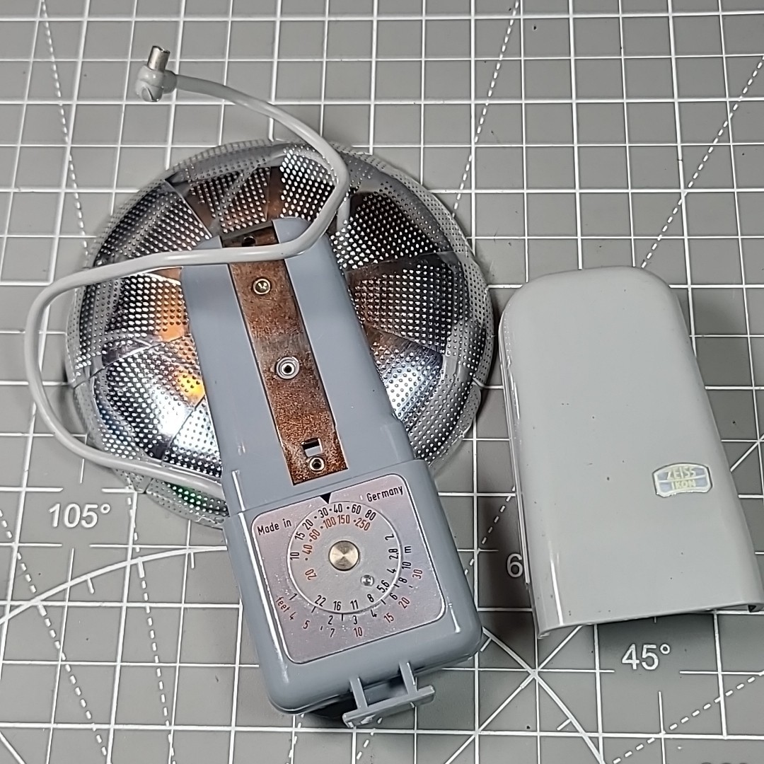Vintage Zeiss Ikon Ikoblitz 4 Camera Flash Unit