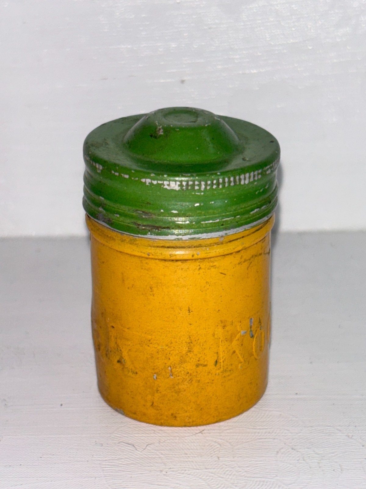 Kodak Film Metal Tin Canister 35mm Vtg Yellow Green Empty Photography Camera Can