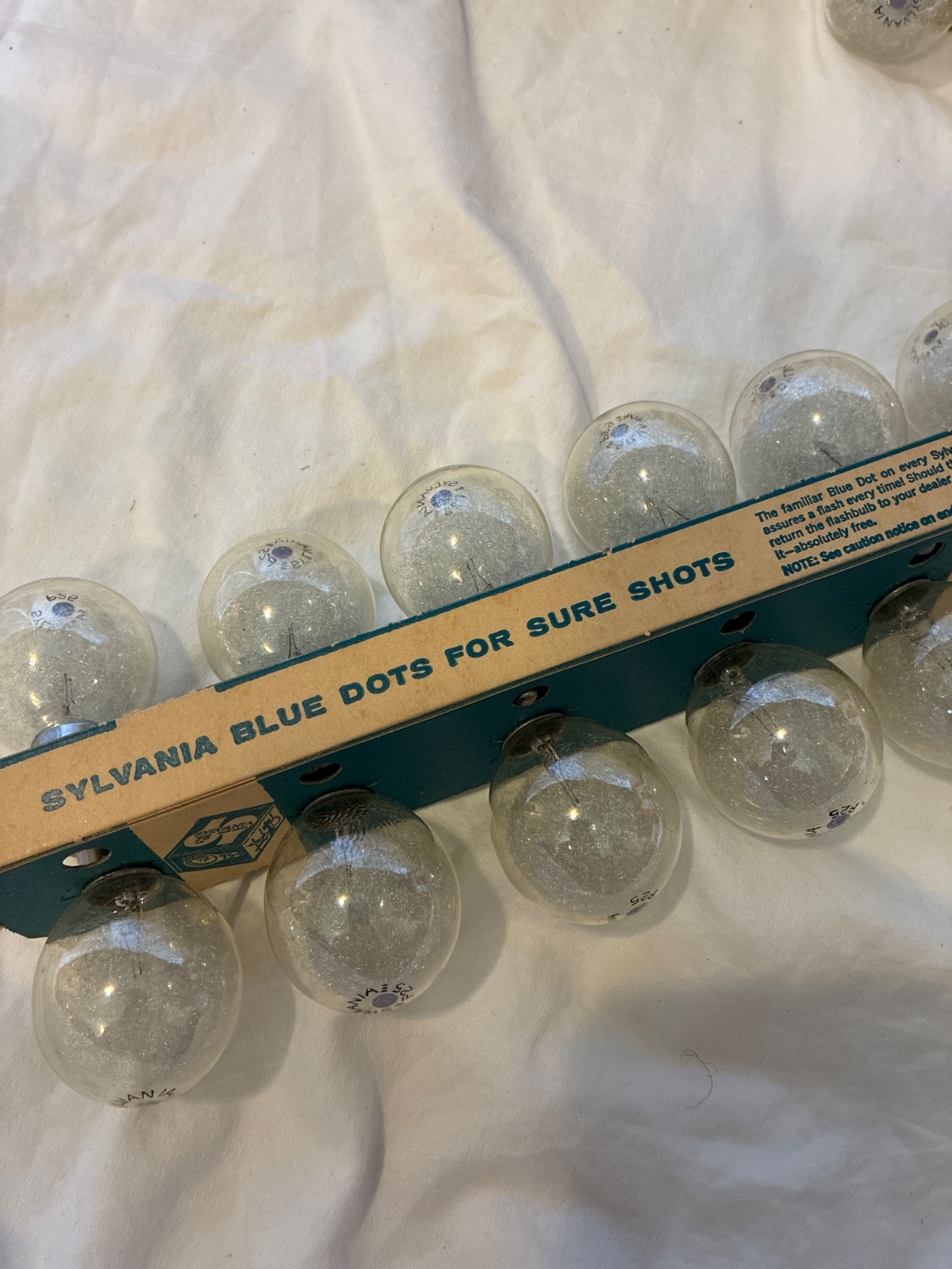 Sylvania Blue Dot Press 25 Vintage Camera Photo Flashbulbs 2 Boxes of 12 NOS
