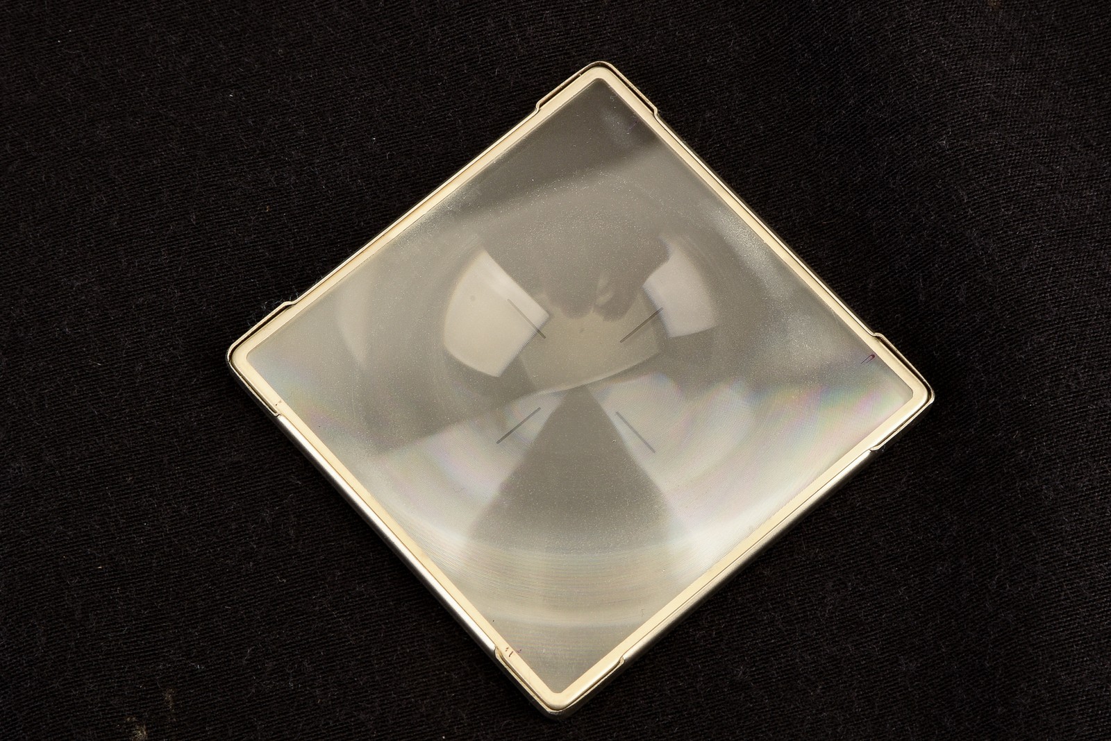Hasselblad 42161 Standard Focusing Screen Cross Hair for 500 Series V23