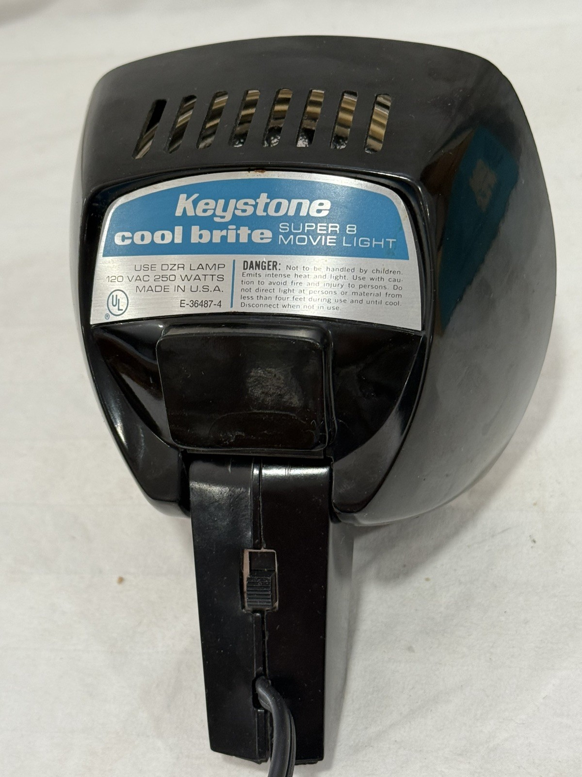 Vintage Keystone Cool Brite Super 8 Movie Camera Light w/Box Mounts Instructions
