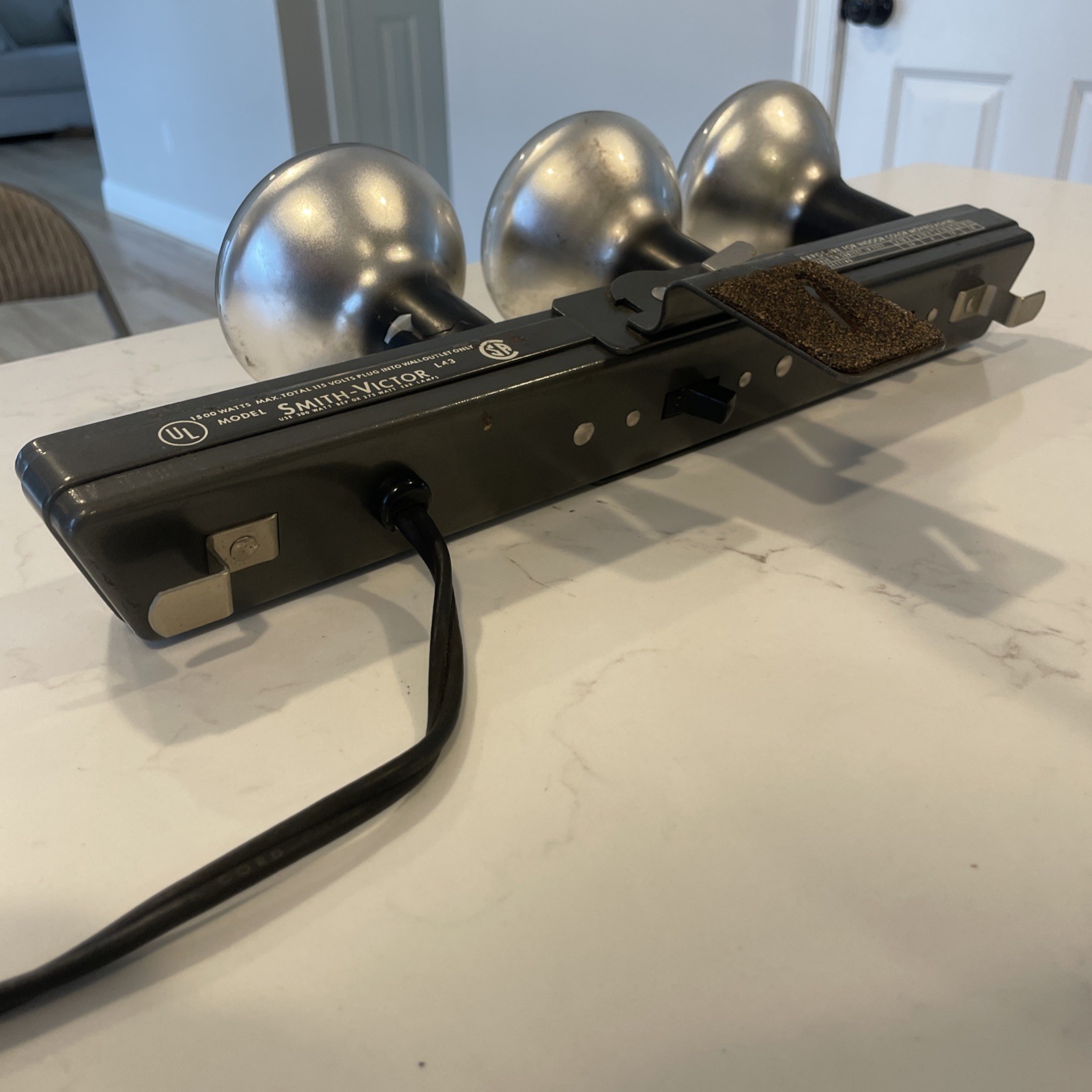 Vintage Smith Victor L43 Indoor Outdoor Movie Light Bar Tested Working