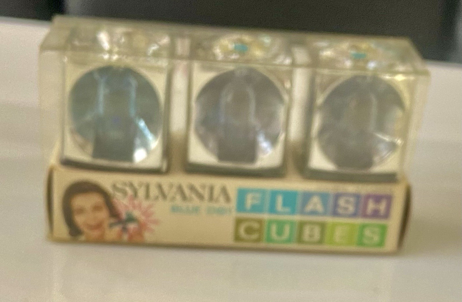 Flashcubes Sylvania Blue Dot 3 Cubes, 12 Flashes Vintage Camera Photo