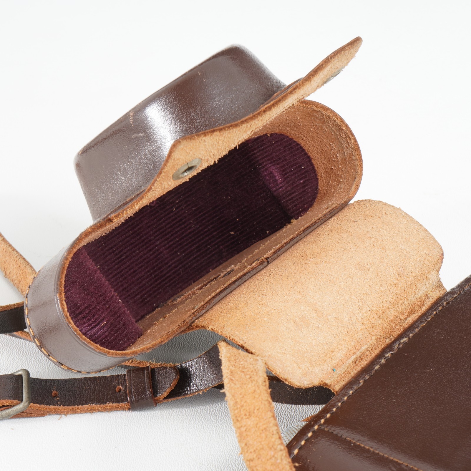 -LEICA EVERREADY LEATHER CASE EFGOO FOR LEICA IIIc and IIIF W/ VIOOH Finder