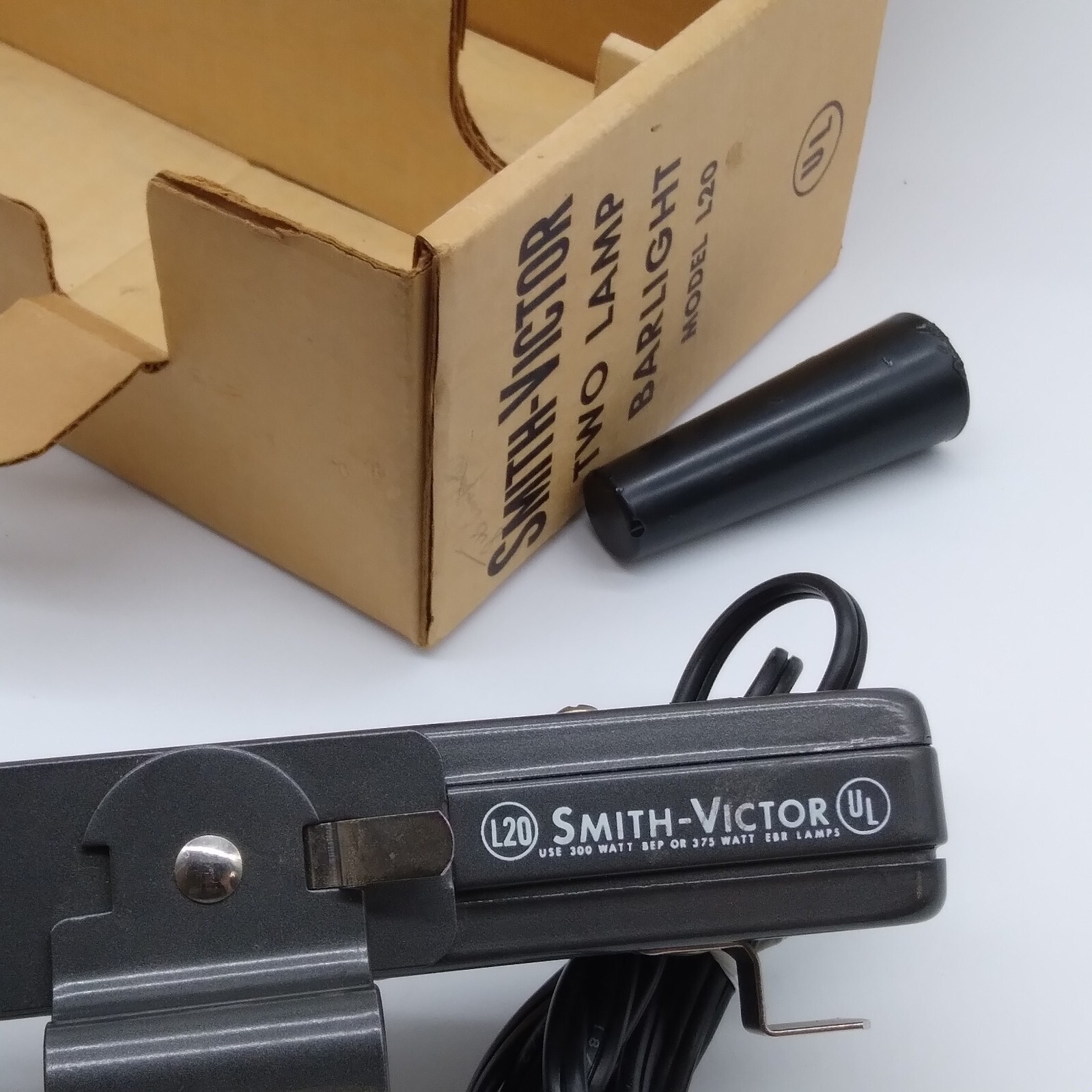 Vintage Smith-Victor L20 Two Lamp Movie Photographic Studio Barlight Photo Light