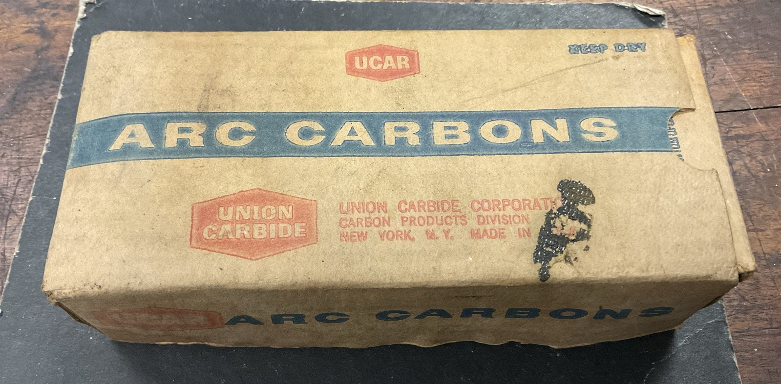 L3600 Arc Carbons 9mm X 8″, Box of 50 NEW NOS Union Carbide Corp 205mm Rods