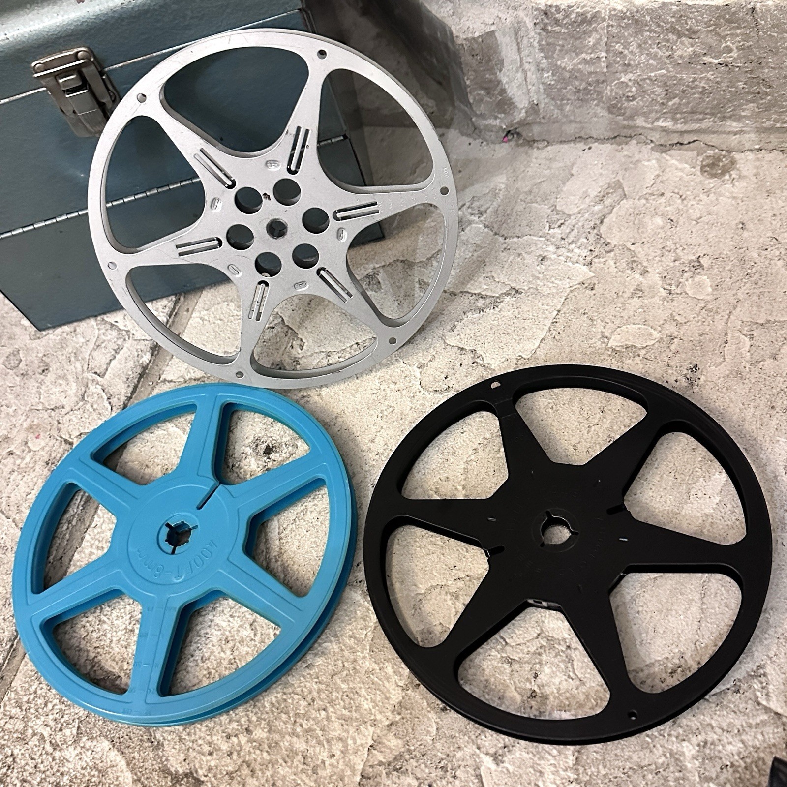 Vintage Logan De Luxe Movie Film 8mm 12-Reel Chest Autoknips Sekonic Meter Lot