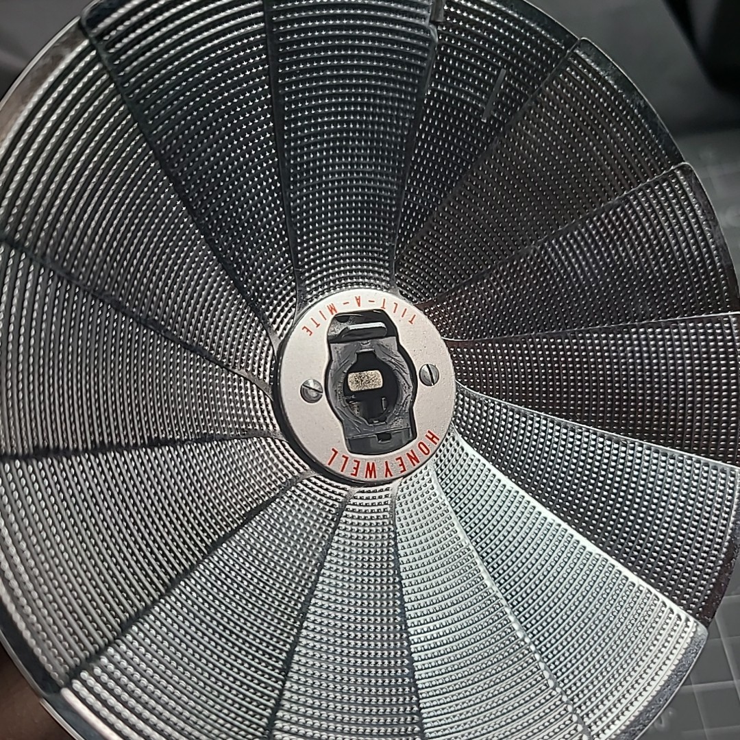 Honeywell Tilt-A-Mite Camera Flash Unit Collapsible Fan Style – Vintage