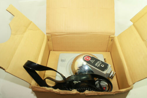 VINTAGE MINICAM SPEEDLITE V FLASH w/ BATTERY PACK MADE IN JAPAN