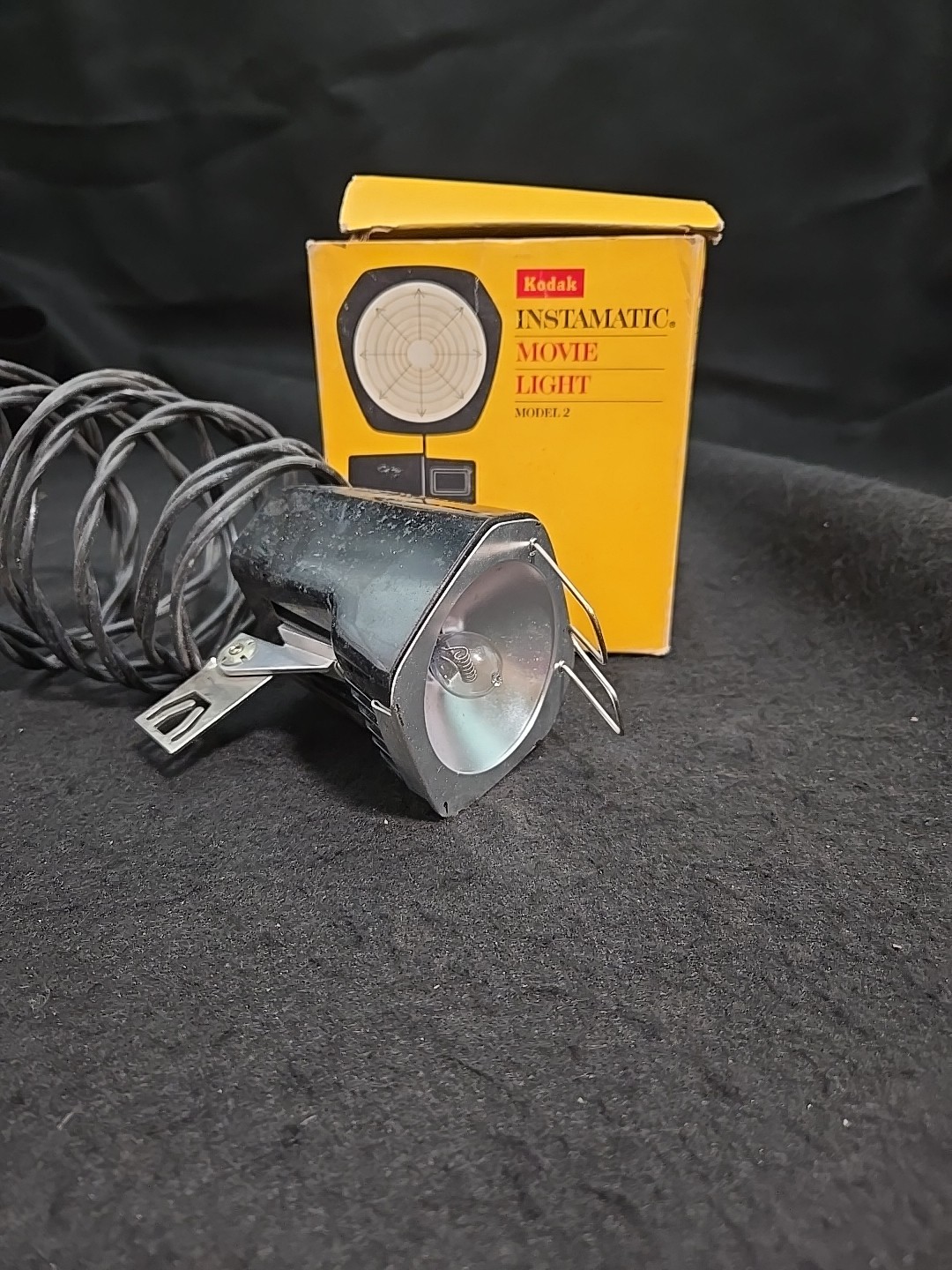 Vintage Kodak Instamatic Movie Light Model 2 No. D376 – w/ Original Box – Tested