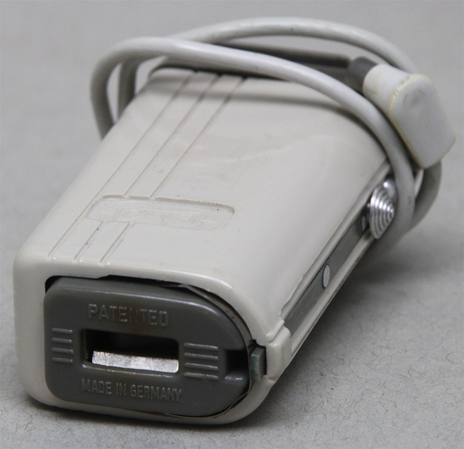1950’s EMO WETZLAR COMPACT AG1 FLASHBULB ATTACHMENT w/CASE (Built-In PC CORD)