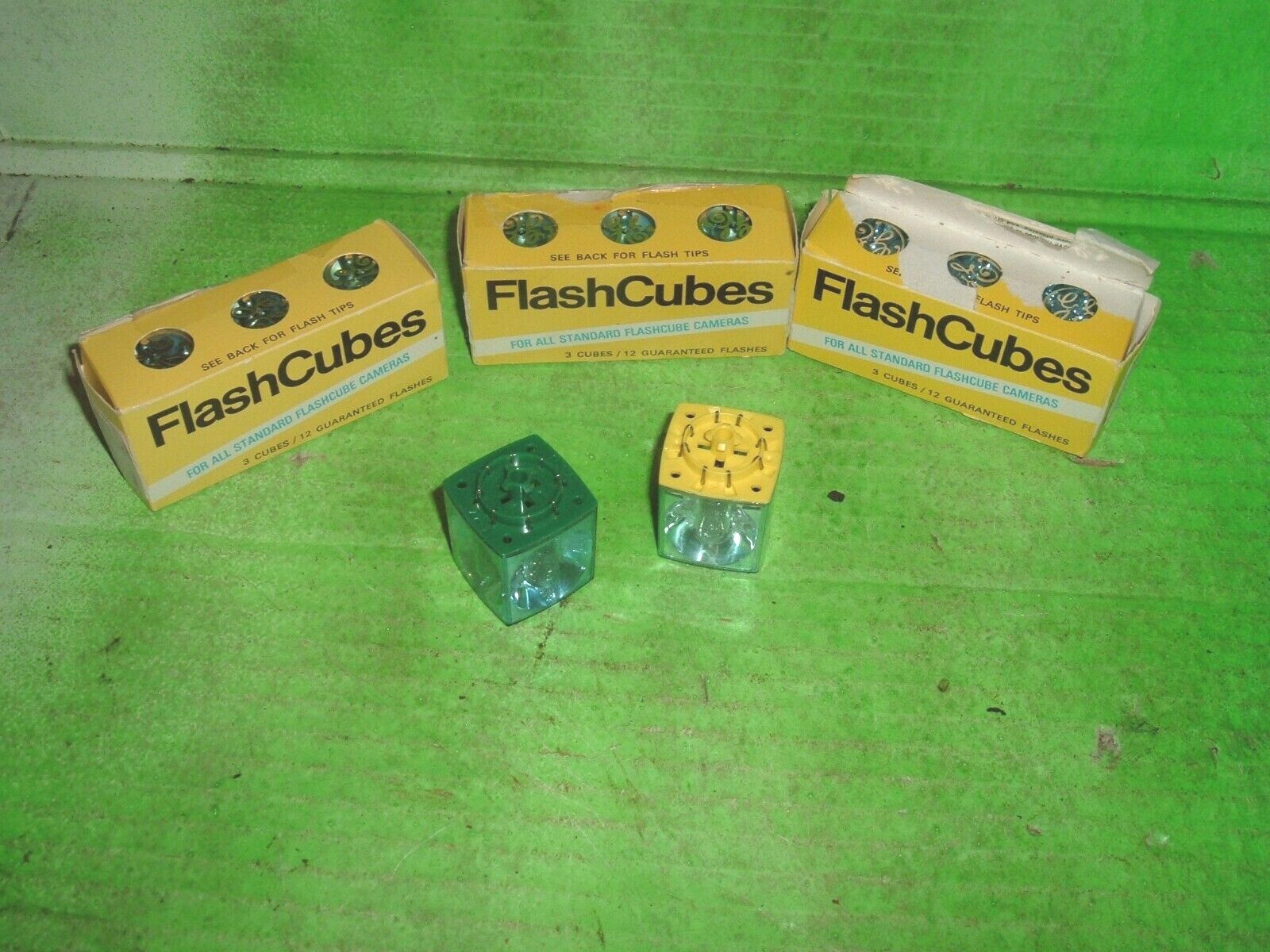 flash cubes 11 cubes vintage Ge fits many Cameras Vintage Lot 44 flashes