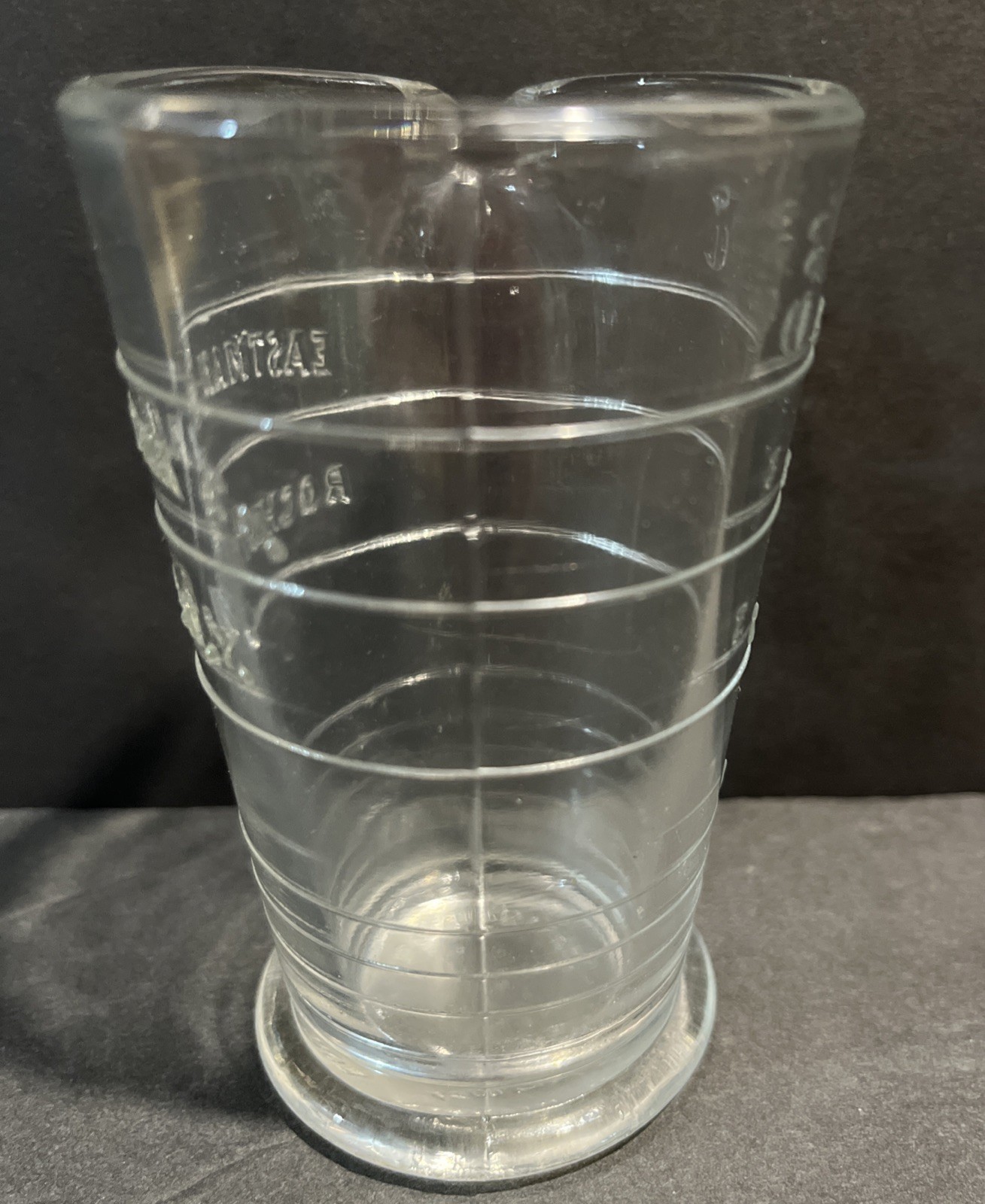 VTG. EASTMAN KODAK CO PHOTOGRAPHIC 4 Oz GLASS MEASURING BEAKER ROCHESTER NY
