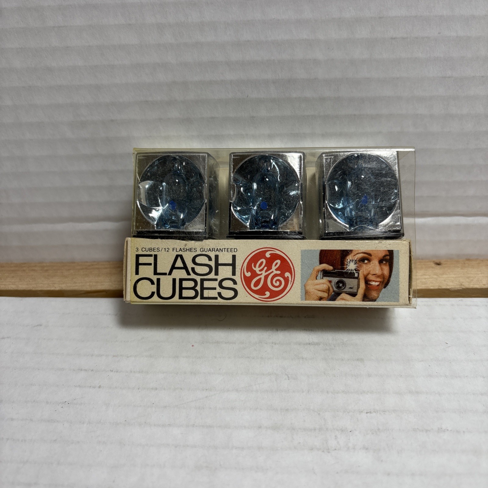 Vintage GE Flash Cubes – 3 Cubes/12 Flashes – Original Packaging