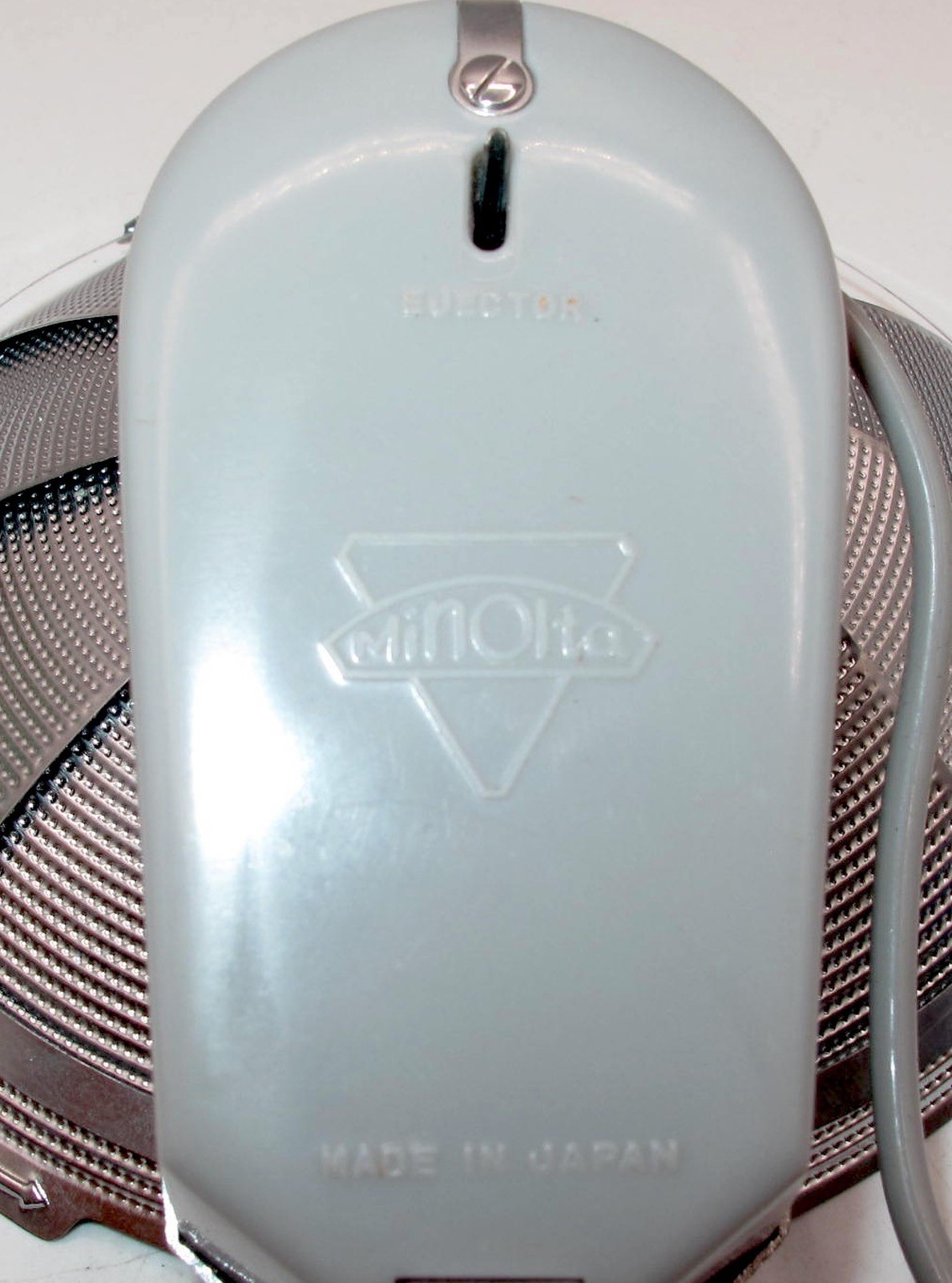 *VINTAGE* VERY EARLY MINOLTA FAN BULB FLASH UNIT W/CASE