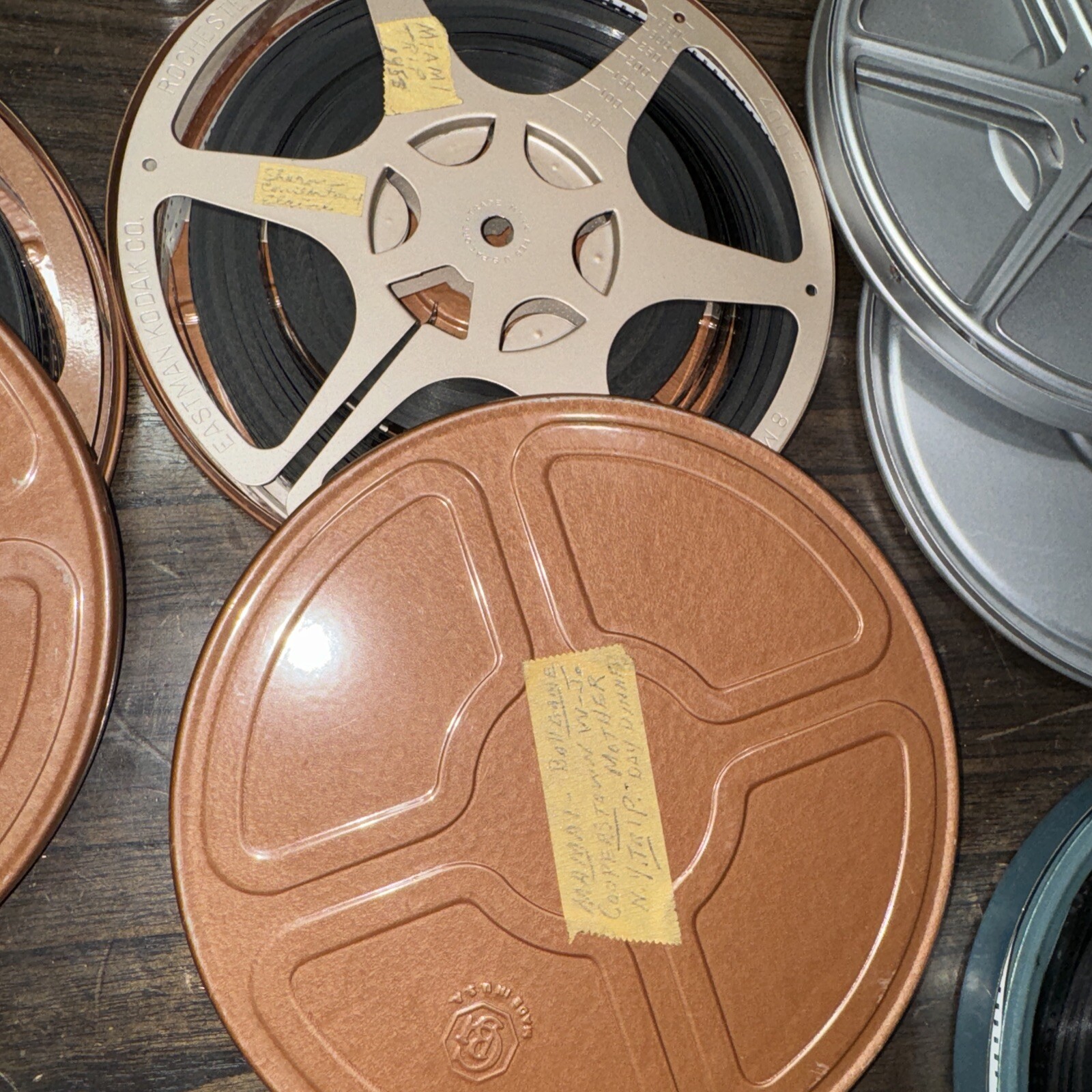 Vintage 8 mm carry case 12 slots and six reels with Splicer