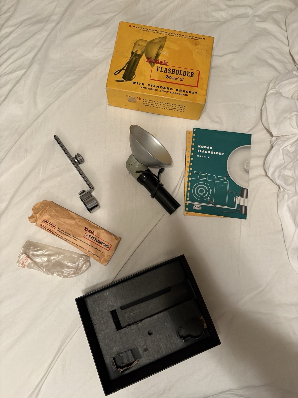 VINTAGE | Kodak Flasholder Model B Original Box Paperwork Bulb extra parts