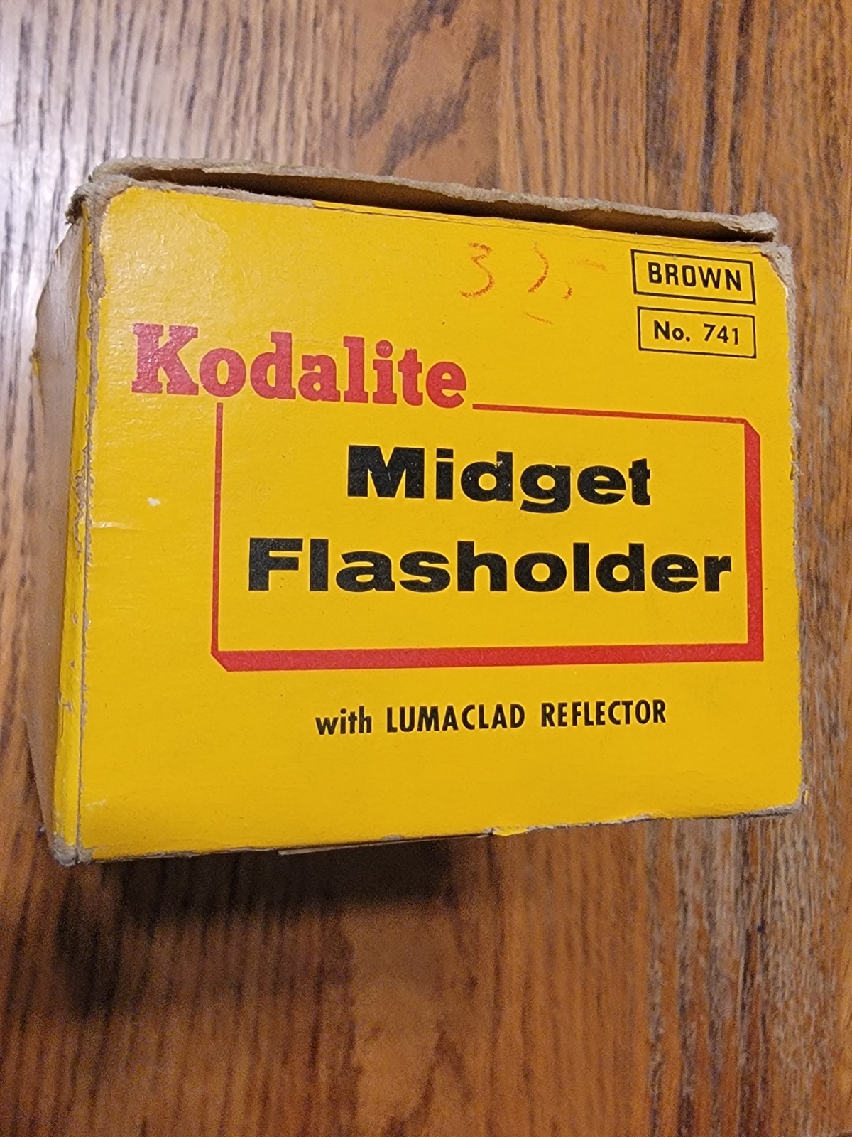 Kodalite Midget Flasholder with Lumaclad Reflector 740 flash in original box