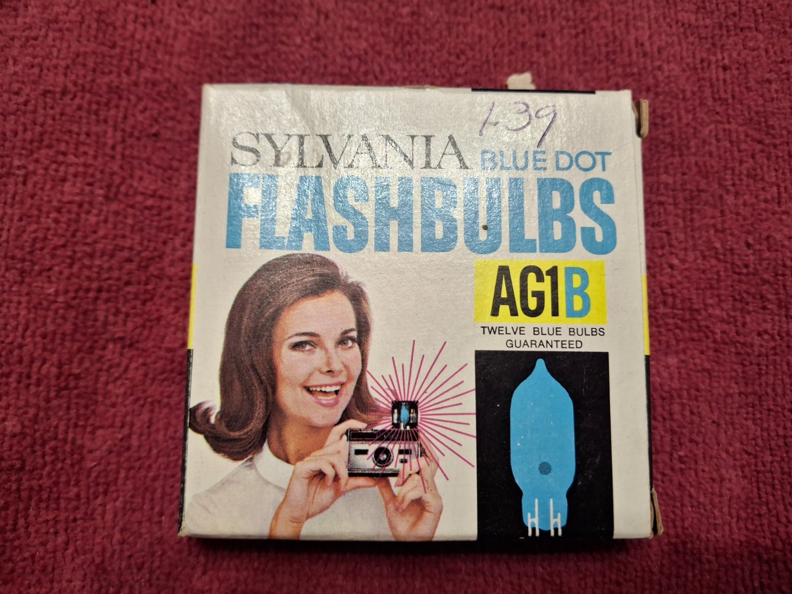 Vintage Sylvania Blue Dot AG1B Flashbulbs Full Box 12 Pack NOS