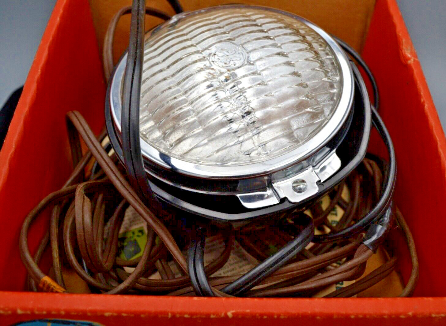 Acme-Lite Cameralite by GE Top Mount light for Super 8 Cameras