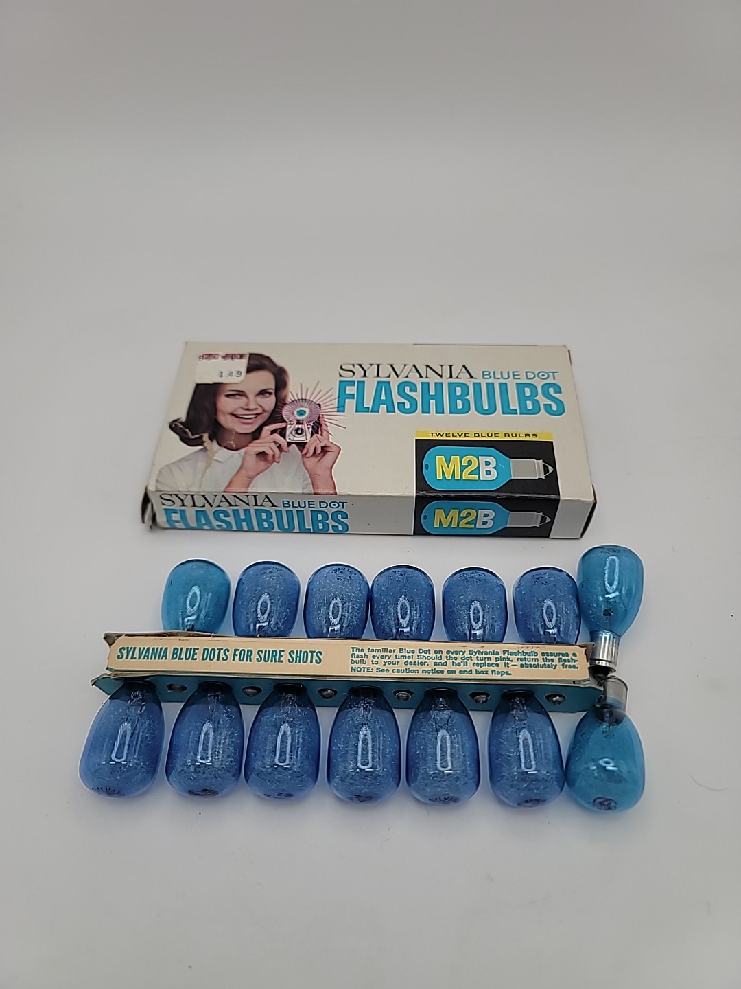 Vintage M2B Flashbulbs Lot of 14 Sylvania Blue Dot & GE Camera Flash Bulbs NOS