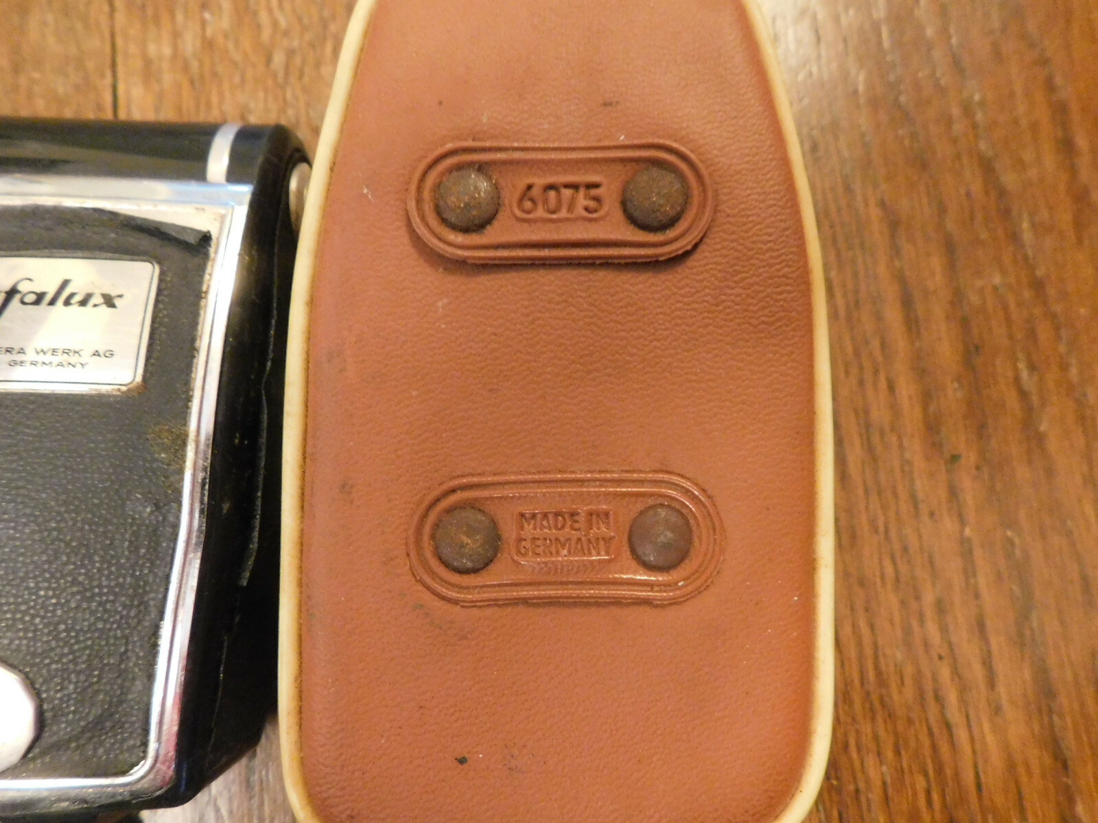 Vtg German Camera Pocket Flashgun Agfa Agfalux 6075 w/ Case TLC Not Tested Worn