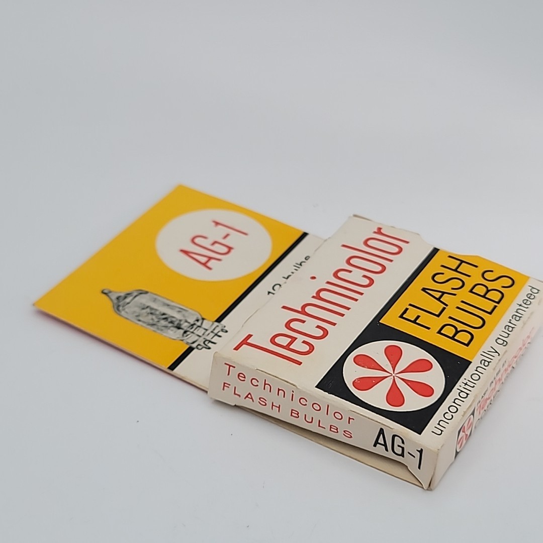 Vintage Technicolor AG-1 Flashbulbs Partial Box 5 Camera Flash Bulbs USA
