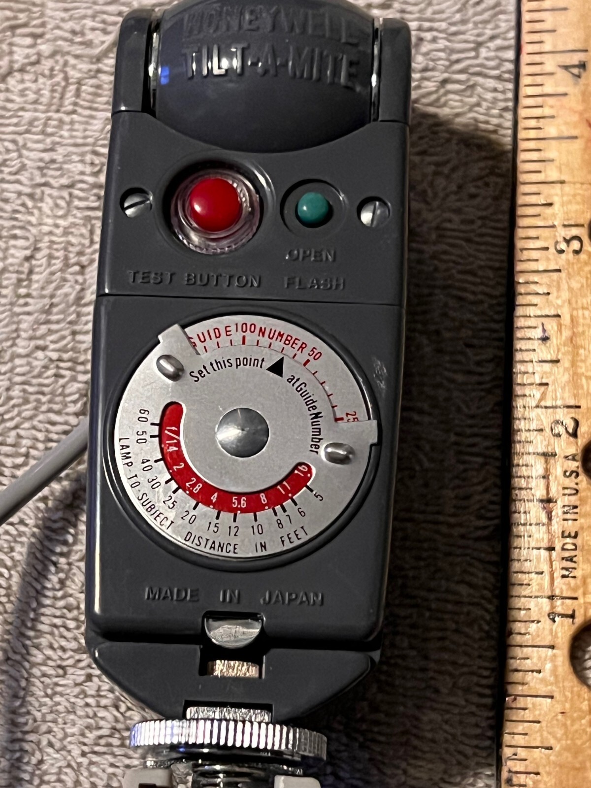 HONEYWELL TILT-A-MITE Camera FLASH Collapsible FAN STYLE+CASE FAMOUS GEORGEDIBIE