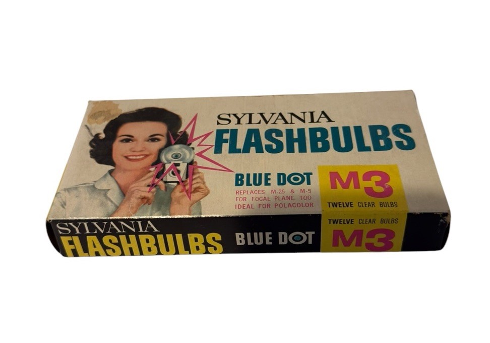 12-pack Vintage Sylvania Blue Dot Flashbulbs M3B with Original Packaging