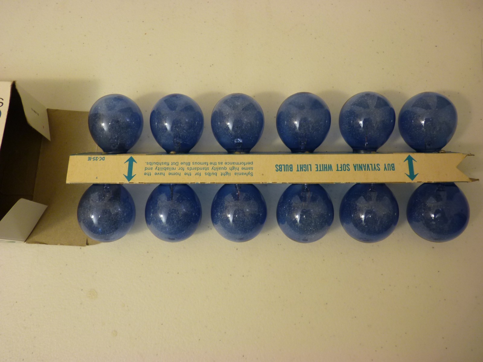 Vintage Sylvania Blue Dot Press 25B Flashbulbs 12 bulbs