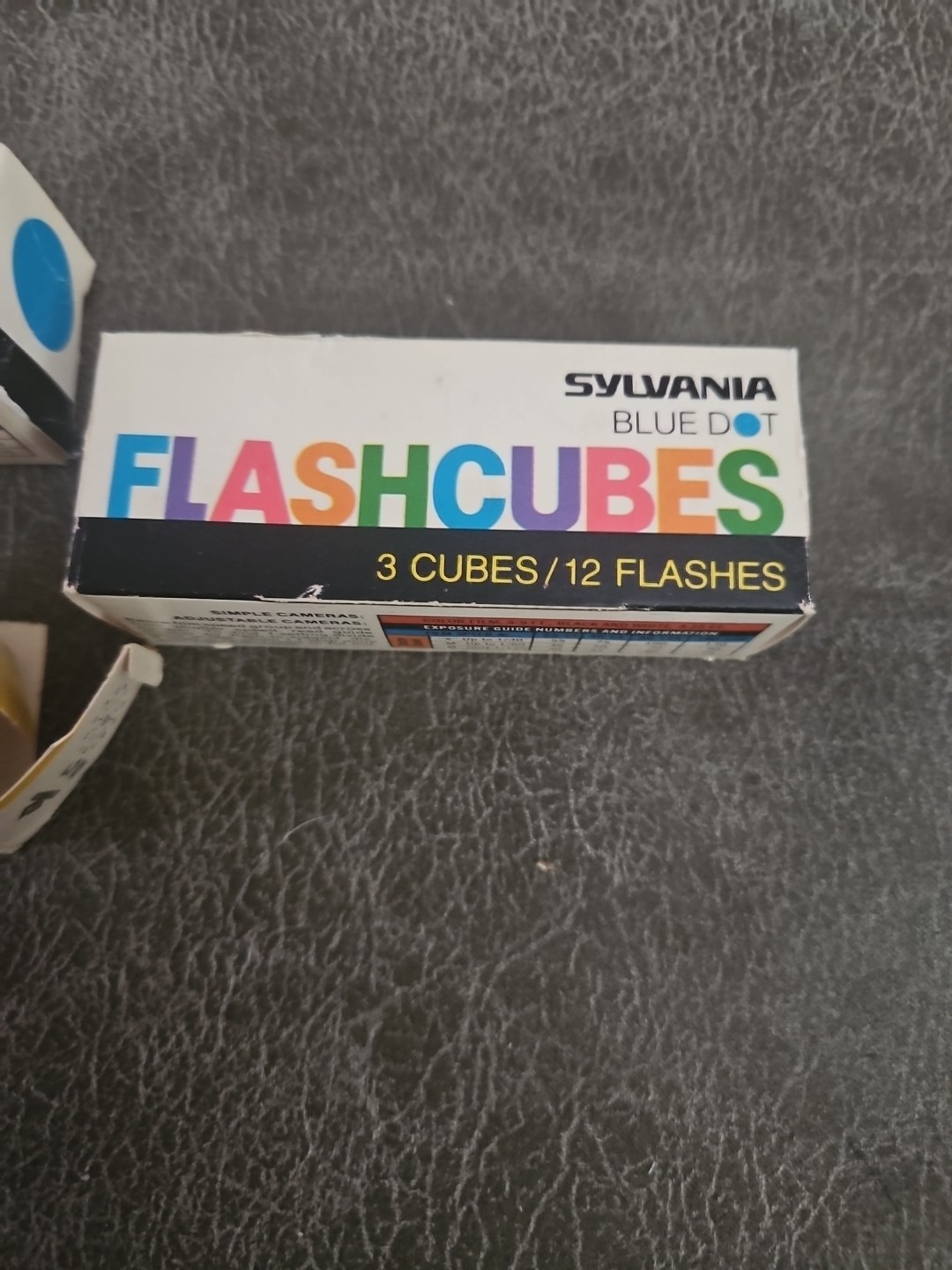 Vintage Flashcubes 8 Cubes 32 Flashes New Sylvania Blue Dot
