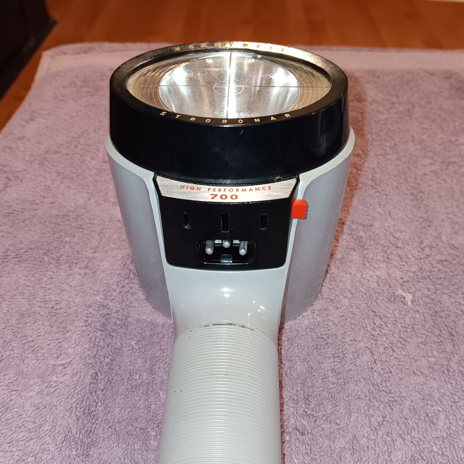 Vintage Honeywell Strobonar with Nielsen Clear Hard Case