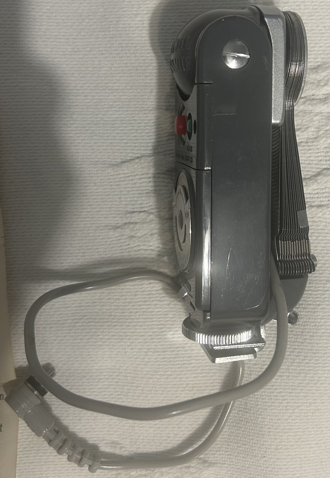 Vintage HONEYWELL TILT-A-MITE FLASH with Vinyl Pouch, Instructions & 7 M2B Bulbs