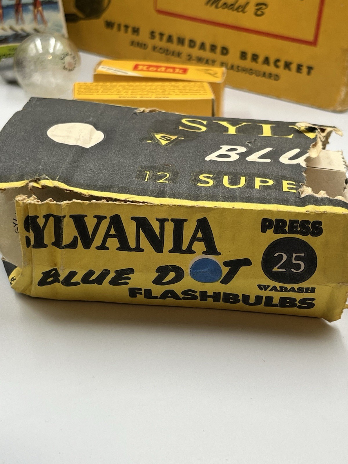 VINTAGE | Kodak Flasholder Model B Original Box Bulbs& extra parts NOT TESTED