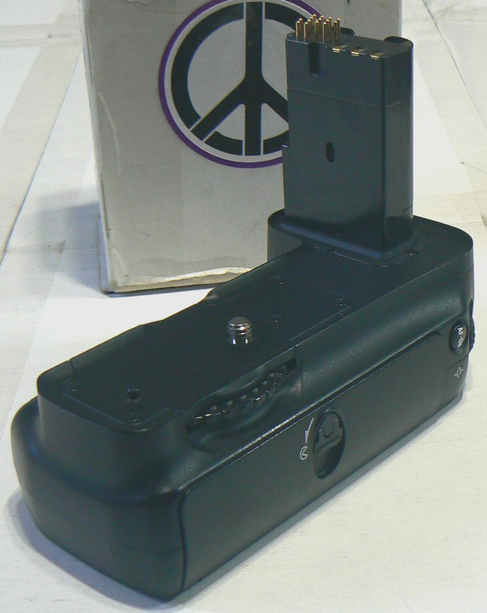 Nikon MB-D200 Multi Power Battery Pack Grip CC