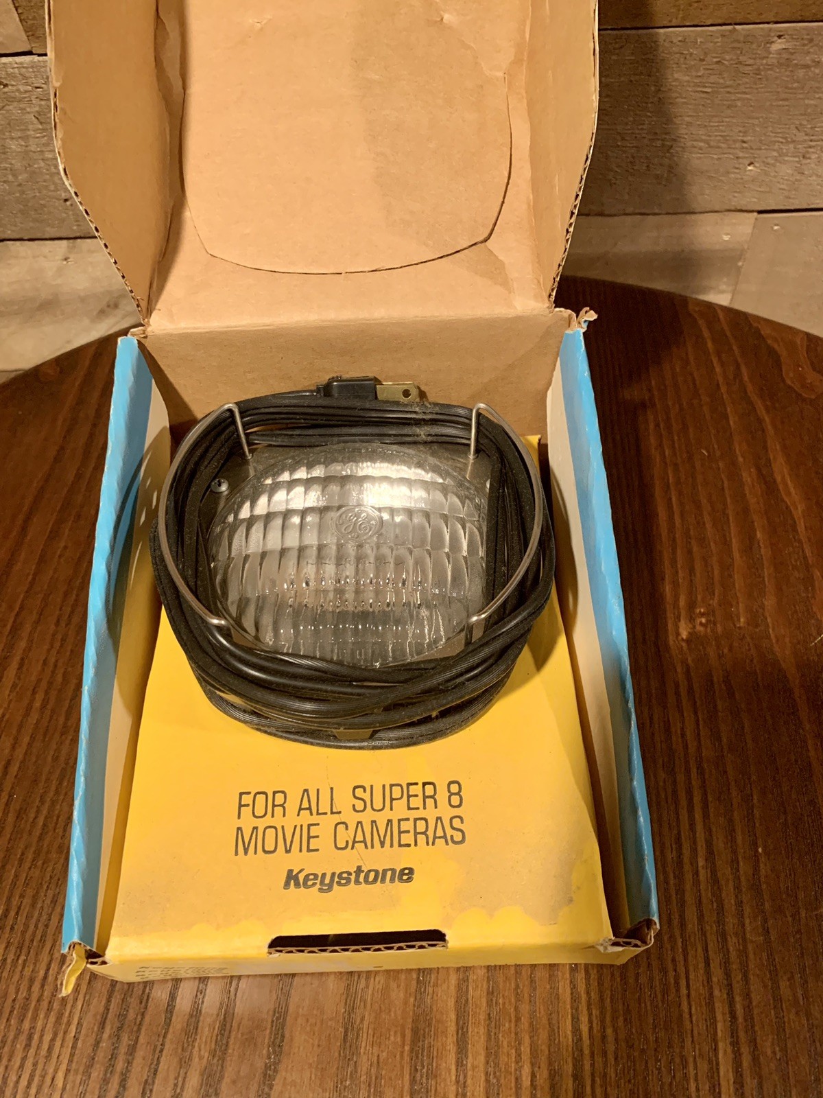Vintage Keystone Cool Brite Super 8 Movie Camera Light in Box Cinema Bright