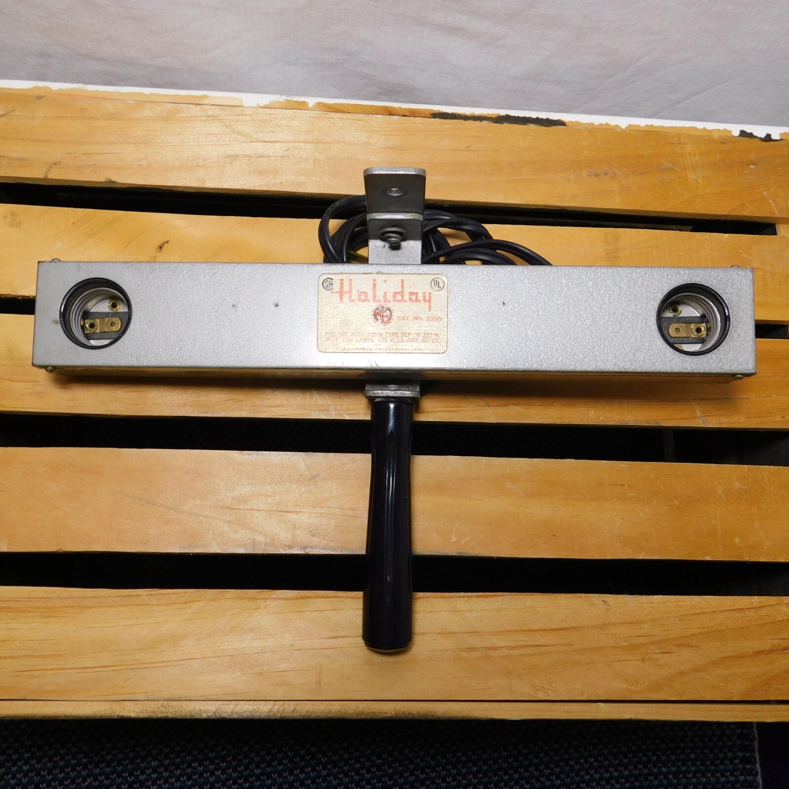 Vintage 1960s HOLIDAY 2200 Electric Camera Movie Film Filming 2 Bulb Light Bar