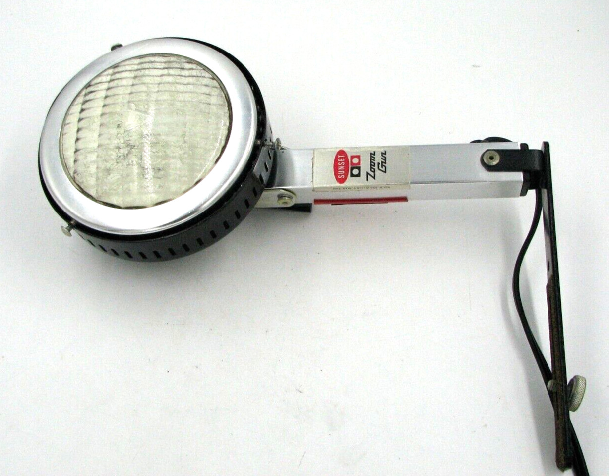 Vintage SUNSET Zoom Gun ZG-1 Video/Still Flood Light – less bulb