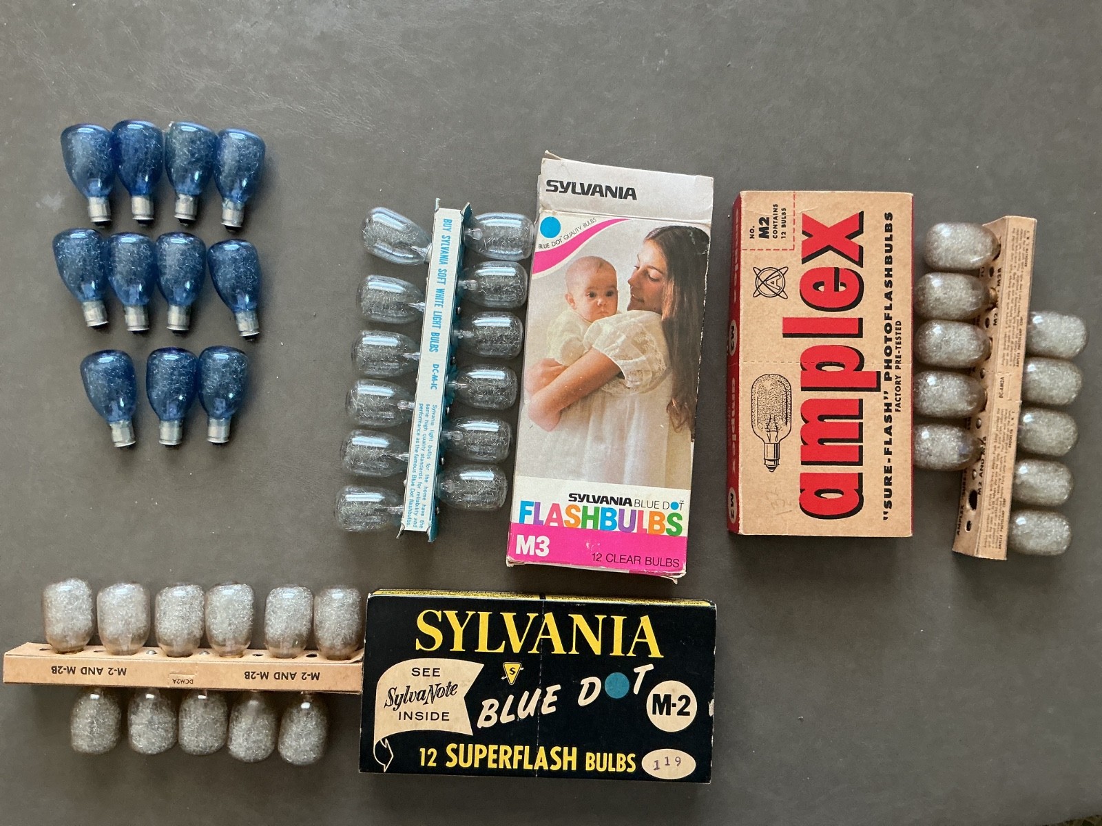 Vintage Sylvania & Amplex M3 & M2 Flashbulbs 12 M3 + 32 M2 (44 total)