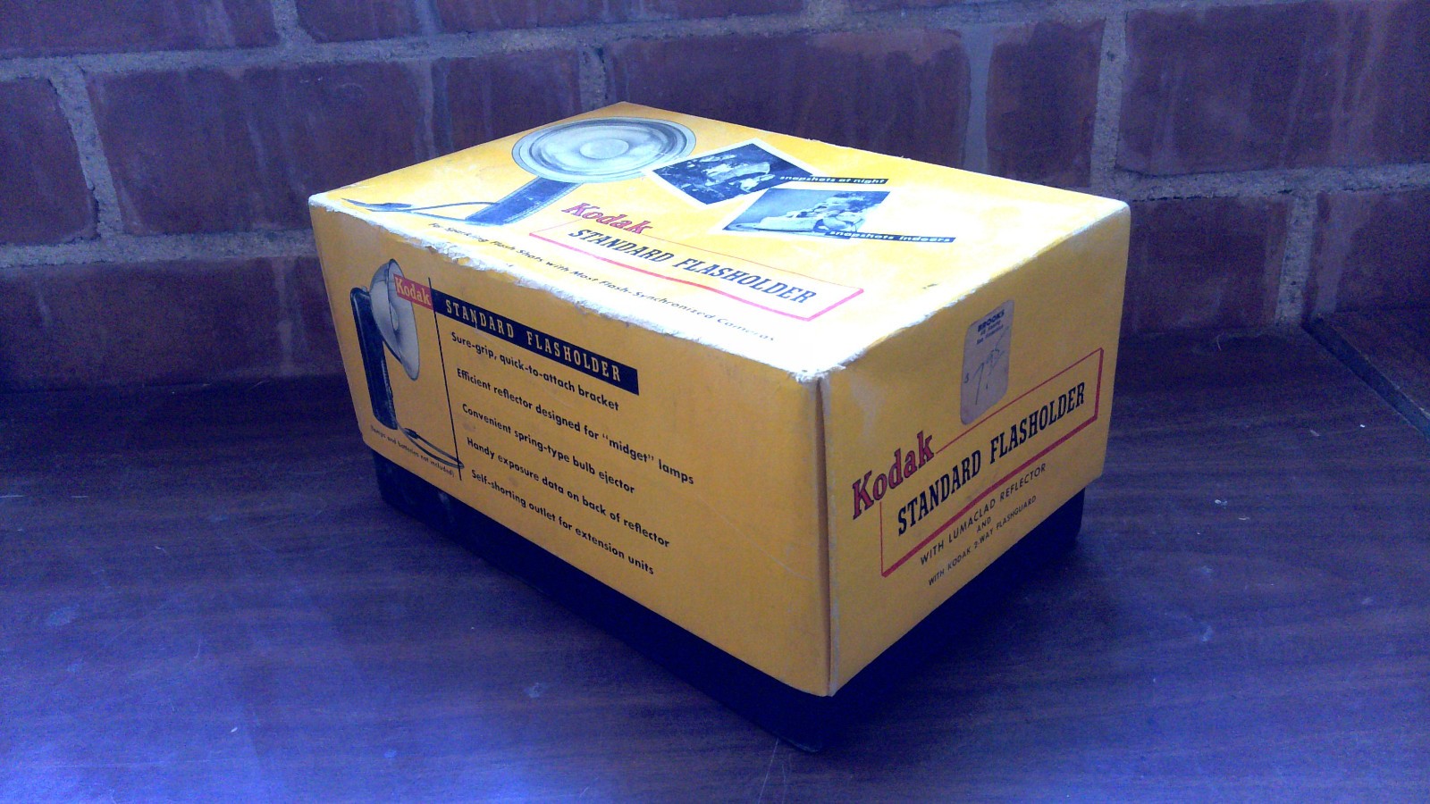 Kodak Standard Flash Holder w/ Standard Bracket & 3 Flash Bulbs