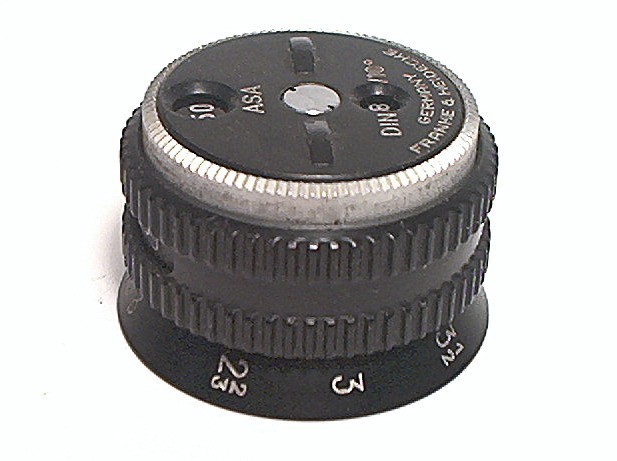 ROLLEI ROLLEIFLEX GENUINE PART FOCUSING KNOB WITH SCALE IN FEET – SUPER CLEAN