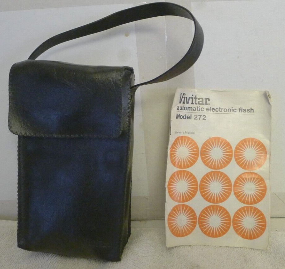 Vivitar Auto Thyristor 272 Shoe Mount Camera Flash with Case & Manual -TESTED