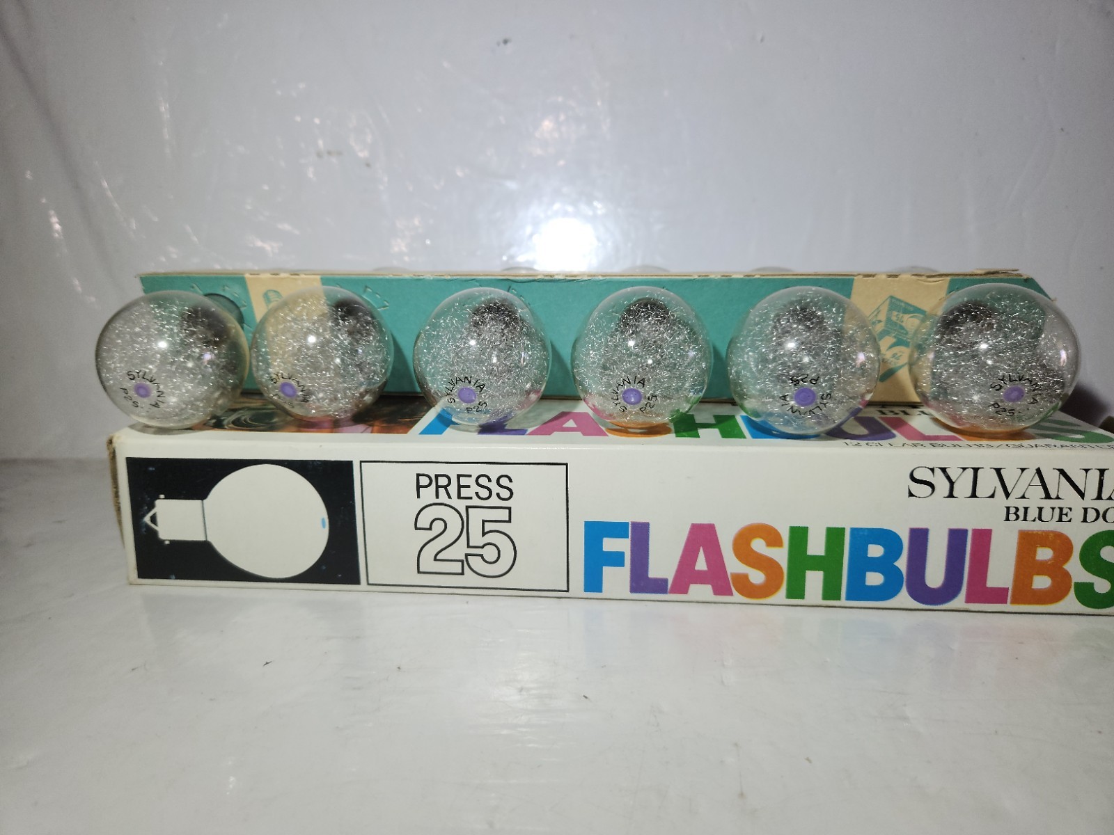 Vintage Sylvania Blue Dot Flash Bulbs Press 25 Pack of 12 Original Box