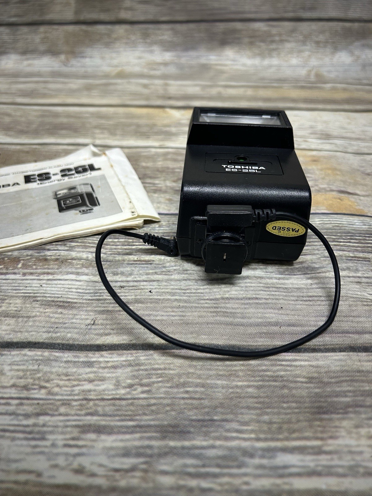 Toshiba Electronic Flash ES-25L With Manual and Cord